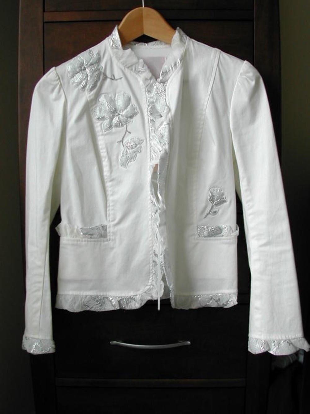 Rebecca Taylor Summer Ruffle Jacket — Size 2 | White/Silver | NYC Boutique